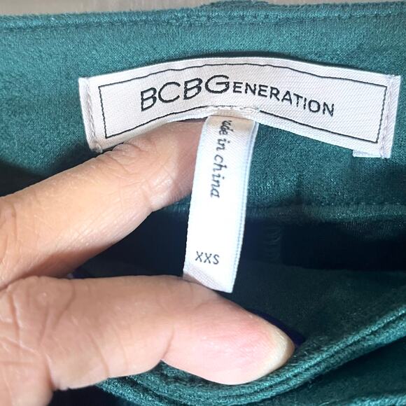 BCBGeneration Faux Suede Dark Green Belted Mini Skirt Size XXS - Picture 7 of 7